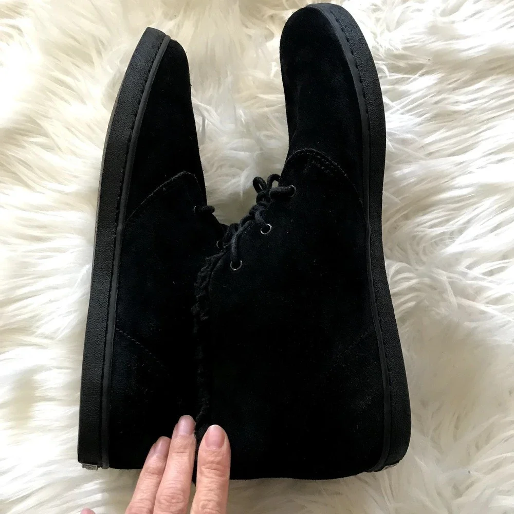 Cole Haan  Black Suede Faux Fur Lined Chukka Ankle Boots Lace Up C20842 Size 10